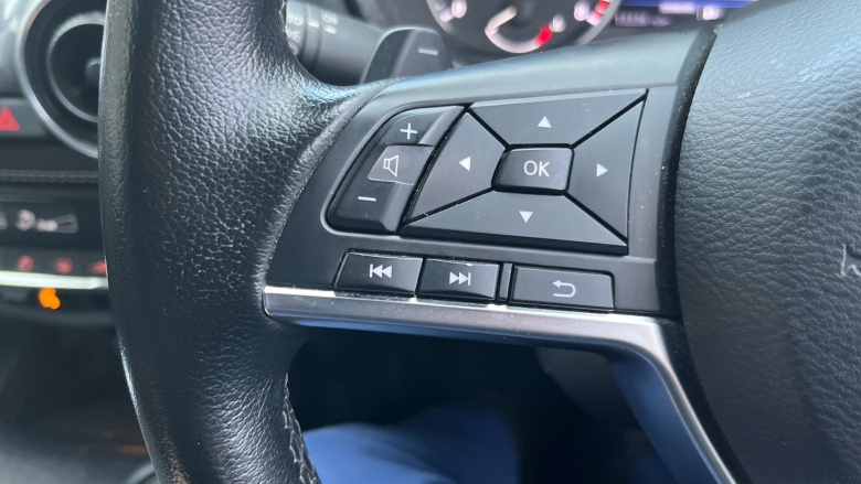 Nissan Juke 1.0 DiG-T 114 N-Connecta 5dr DCT Petrol Hatchback